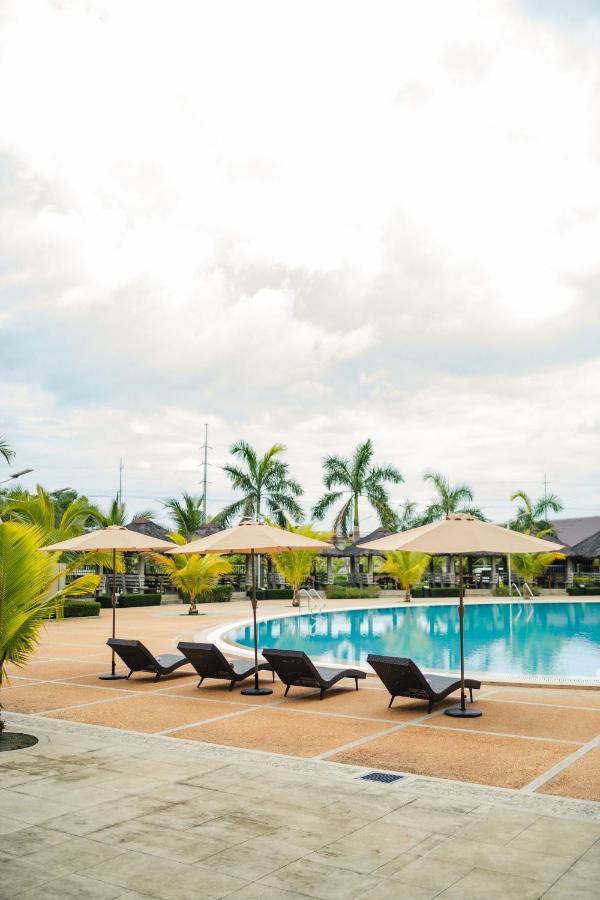 River Palm Hotel And Resort Powered By Cocotel Bugallon Kültér fotó