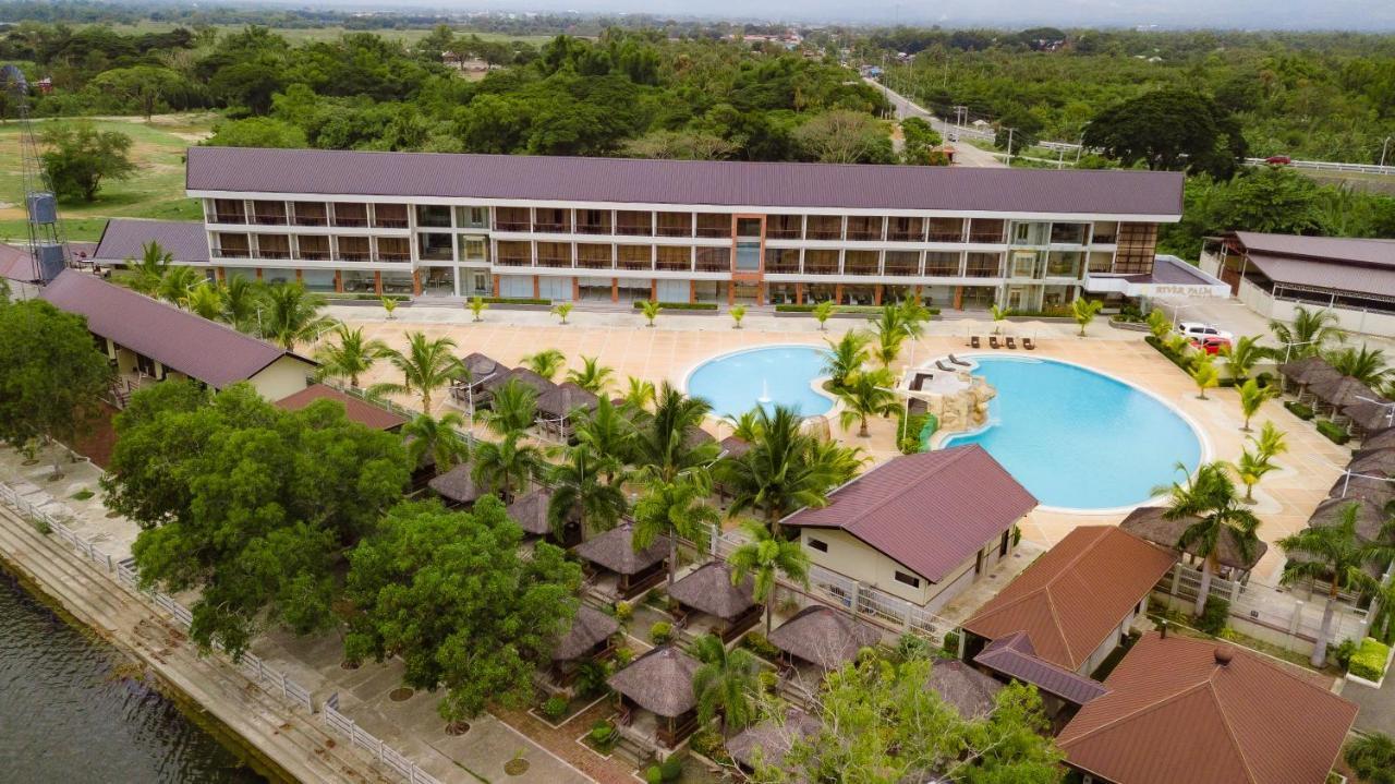 River Palm Hotel And Resort Powered By Cocotel Bugallon Kültér fotó